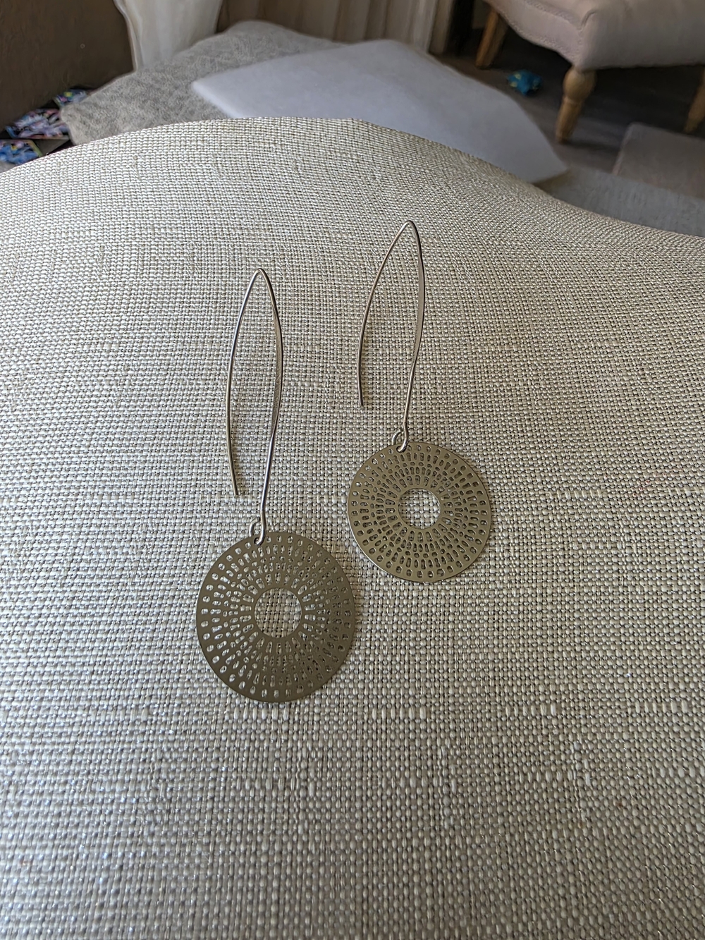 Takobia geometric dangle earrings - Picture 4 of 11